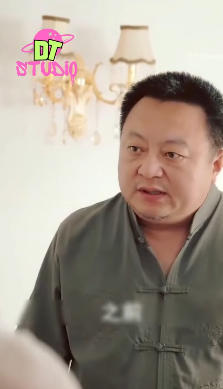 H2808001 Nalaman ng dalaga na ang mga binti ng kanyang lolo ay may kapansanan dahil sa masamang tiyahin