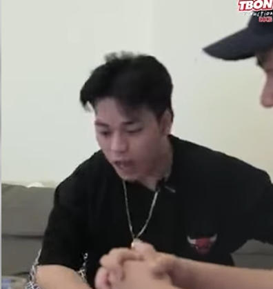 H2309002 Lalaking Inuto Ang Kaibigan Para Makabayad ng Utang