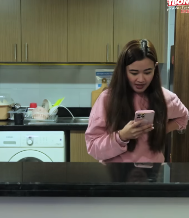 H2509003 Matabang Babae Pinagtulungan Laiitin ng mga Flatmate part2