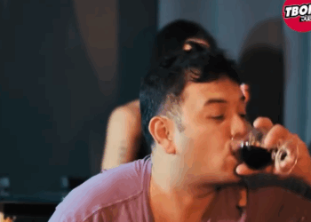 H2509007 LALAKI NA NA INLOVE SA BABAENG MABABA ANG LIPAD part2