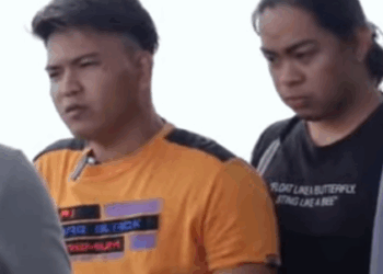 H2609007 Dalawang Mayabang Na Lalaki, Hinusgahan Ang Isang Lalaki part2