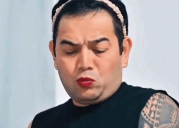 H0809010 Parlorista sinupalpal ang epal na part2