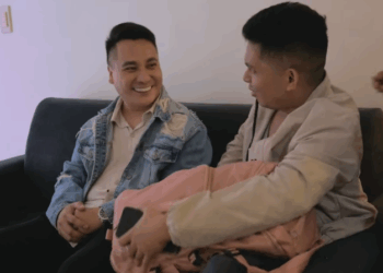 H0909008 Magandang babae nandiri sa sarili part2