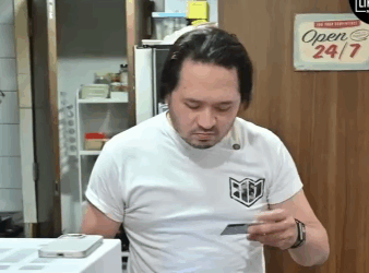 H3009008 BABAENG MAY KǠBlT lSINlWǠLAT NG LǠNDLORD