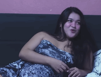 H1309002 Kambal Magkasalo sa Isang Lalaki part2