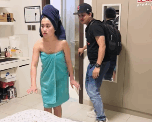 H1309001 Babae Nagpanggap na Bulag Para Makaligtas