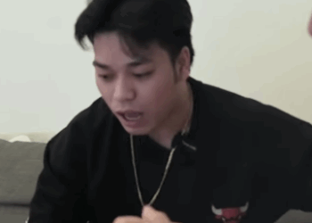 H1909001 Lalaking Inuto Ang Kaibigan Para Makabayad ng Utang