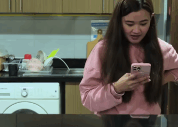 H2209003 Matabang Babae Pinagtulungan Laiitin ng mga Flatmate part2