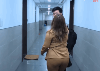 H2209001 Matandang Babae Niloko ang Loyal na Batang Asawa