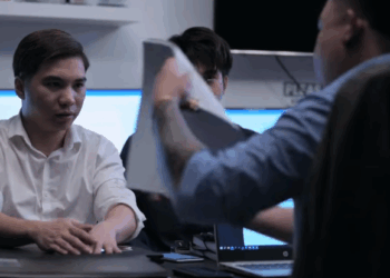 H2309006 Mga Sipsip At Bidabidang Katrabaho Inaalila Ang Baguhan