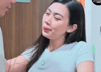 H0410001 Babaeng mah!nh!n pumàtol sa p!nsàn ng àsàwa